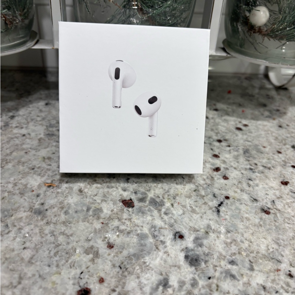 Apple AirPods Wireless Earbuds